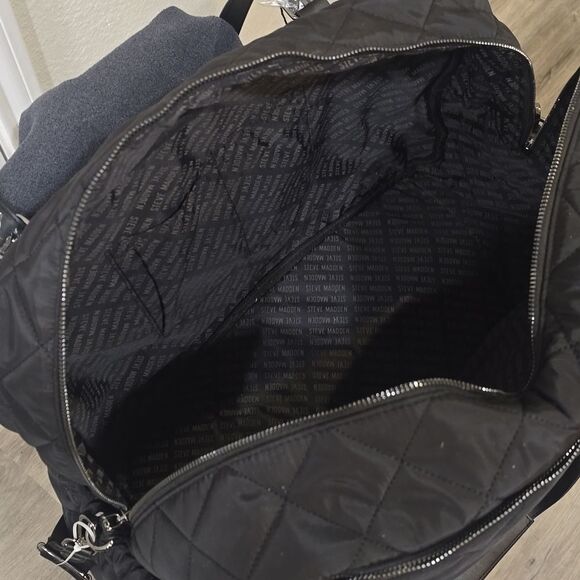 Steve Madden BLeona Quilted Weekender Travel Bag - Picture 9 of 14